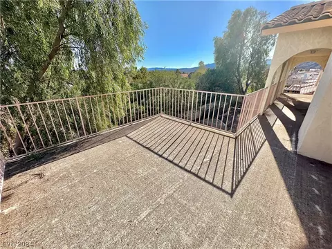 Exterior - 2089 Avalon Dr, Laughlin, NV 89029 photo 11 of 13