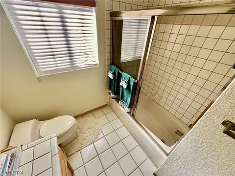 Bath - 2089 Avalon Dr, Laughlin, NV 89029 photo 3 of 5