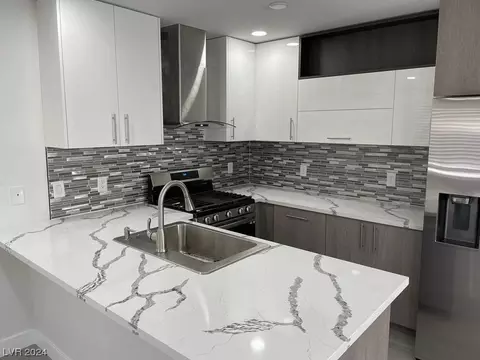 3953 Blue Wave Dr, Las Vegas, NV 89115