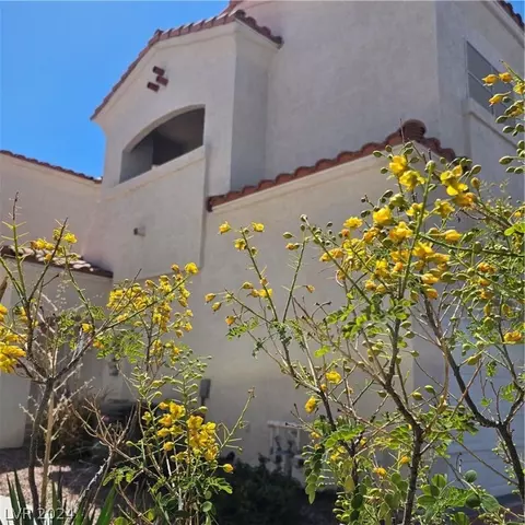 6821 Santa Isabel Ave #203, Las Vegas, NV 89146