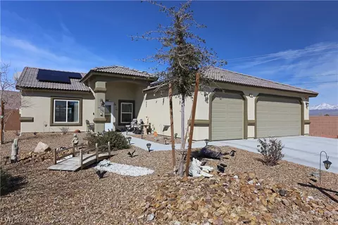 10 Weeping Willow Ct, Pahrump, NV 89048