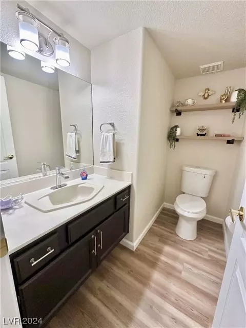 Bath - 2154 Camel Mesa Dr, Laughlin, NV 89029 photo 1 of 9