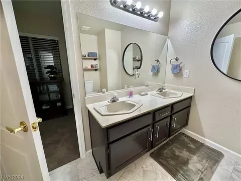 Bath - 2154 Camel Mesa Dr, Laughlin, NV 89029 photo 2 of 9