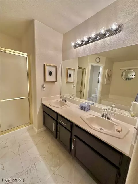 Bath - 2154 Camel Mesa Dr, Laughlin, NV 89029 photo 6 of 9