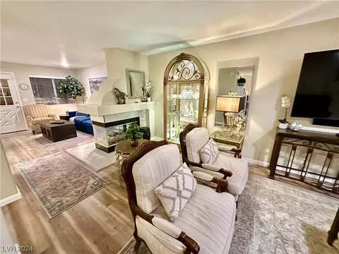 Living - 2154 Camel Mesa Dr, Laughlin, NV 89029 photo 3 of 7
