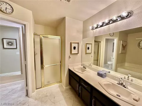 Bath - 2154 Camel Mesa Dr, Laughlin, NV 89029 photo 5 of 9