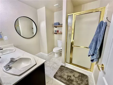Bath - 2154 Camel Mesa Dr, Laughlin, NV 89029 photo 3 of 9