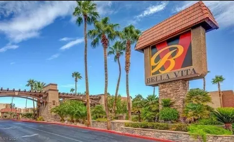5163 Indian River Dr #220, Las Vegas, NV 89103