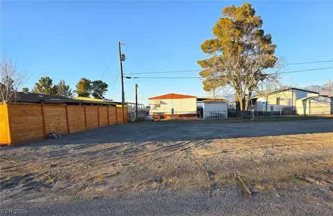 100 W Zapata Dr, Pahrump, NV 89048