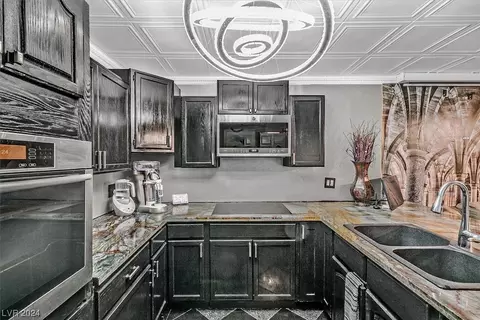 221 Mission Newport Ln #102, Las Vegas, NV 89107