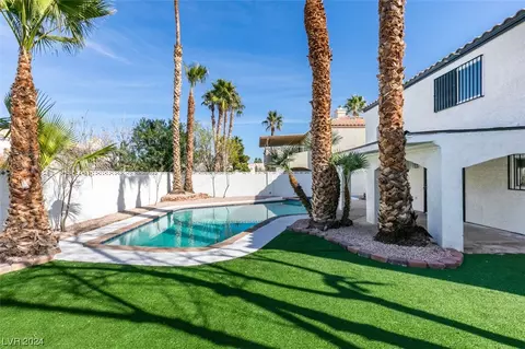 4476 Palm Grove Dr, Las Vegas, NV 89120