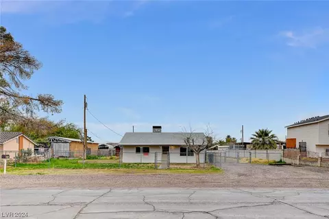 2711 N Gateway Rd, Las Vegas, NV 89115