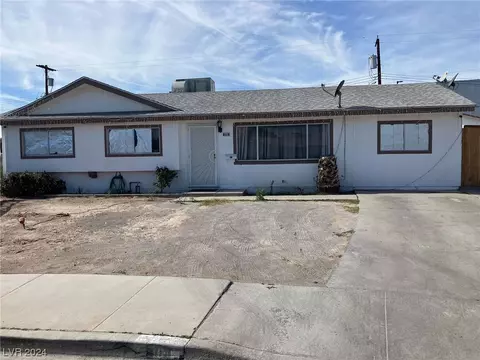 869 Aspen Cir, Las Vegas, NV 89101