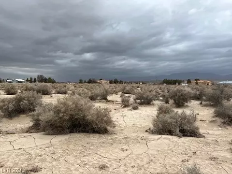 3880 E Roger St, Pahrump, NV 89048