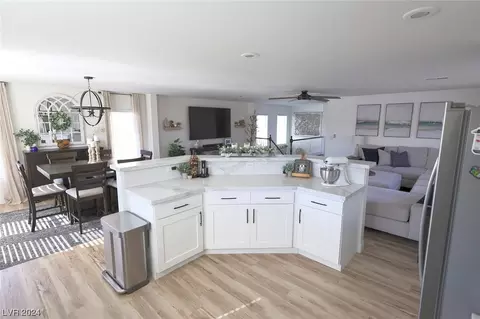7621 Miles Ct, Las Vegas, NV 89129