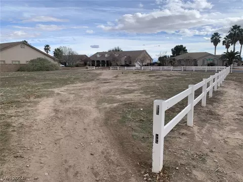 1462 Red Sage Ln, Logandale, NV 89021