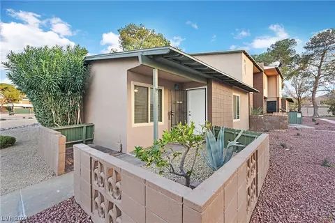 215 E Van Wagenen St, Henderson, NV 89015