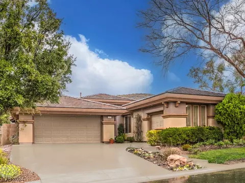38 Moraine Dr, Henderson, NV 89052