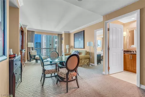 135 E Harmon Ave #2721, Las Vegas, NV 89109