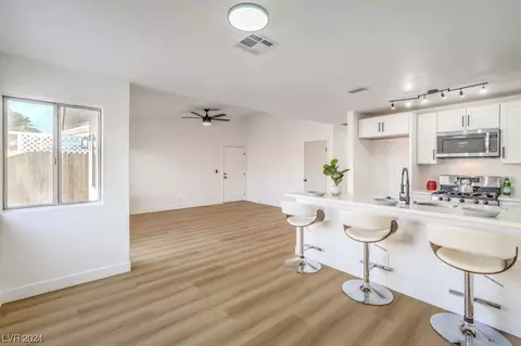 5636 Blue Sea St, Las Vegas, NV 89110