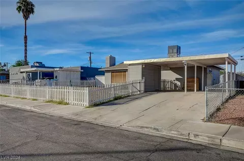 4668 Sun Valley Dr, Las Vegas, NV 89121