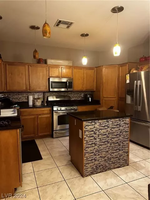 8807 Palm Creek Ct, Las Vegas, NV 89139