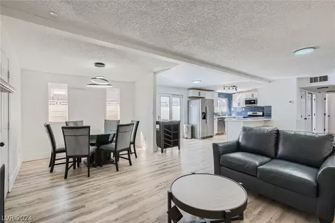 2512 E Oakey Blvd, Las Vegas, NV 89104