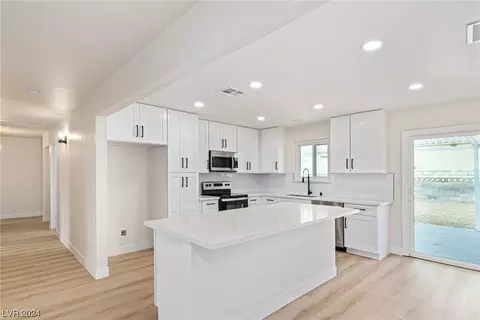 4428 Thompson Cir, Las Vegas, NV 89107