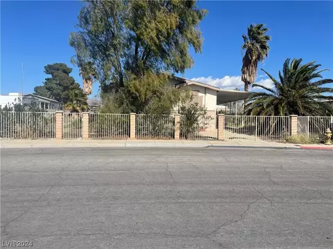 6624 Hartman St, Las Vegas, NV 89108