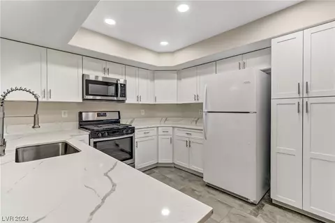 7950 W Flamingo Rd #1105, Las Vegas, NV 89147