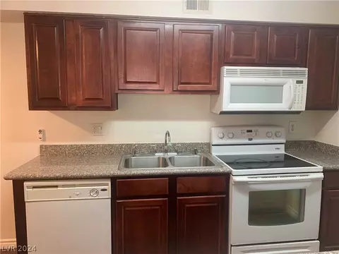 2451 N Rainbow Blvd #2027, Las Vegas, NV 89108