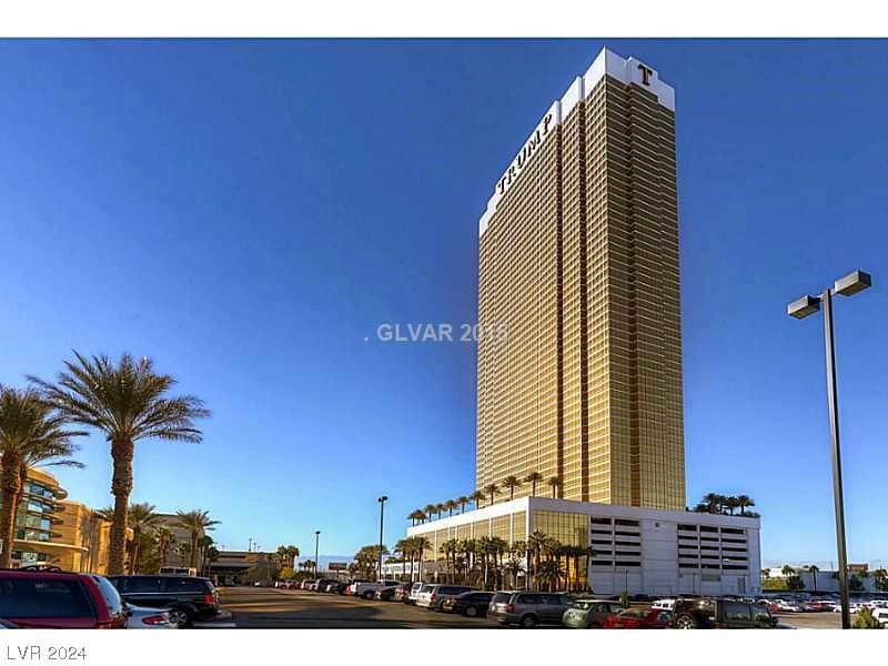 2000 N Fashion Show Dr Unit 5210