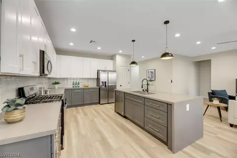 2423 Erastus Dr, Henderson, NV 89044