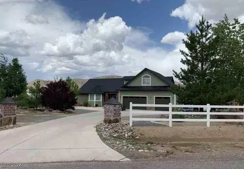 1526 Downs Dr, Minden, NV 89423