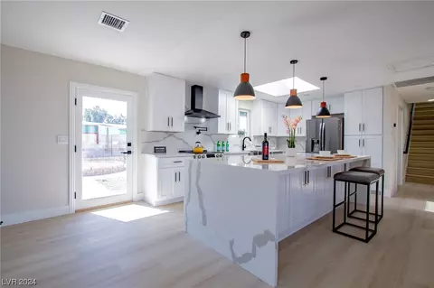 3723 Badura Ave, Las Vegas, NV 89118