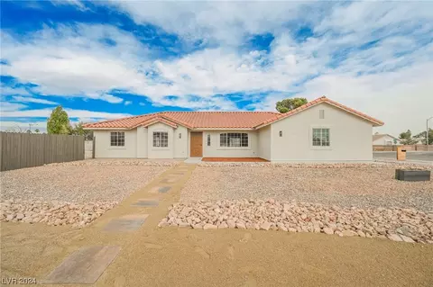 2817 N Michael Way, Las Vegas, NV 89108