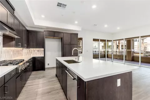 9200 Las Manaitas Ave #201, Las Vegas, NV 89144