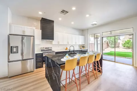 5760 Mineral Rock Ave, Las Vegas, NV 89131
