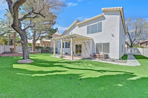 7413 Shallow Glen Ct, Las Vegas, NV 89129