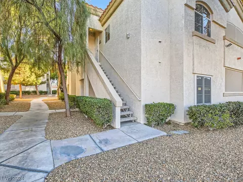 6480 Annie Oakley Dr #721, Las Vegas, NV 89120