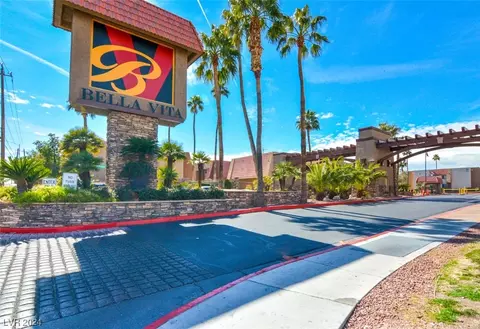 5221 River Glen Dr #186, Las Vegas, NV 89103