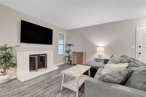 6617 W Tropicana Ave #101, Las Vegas, NV 89103