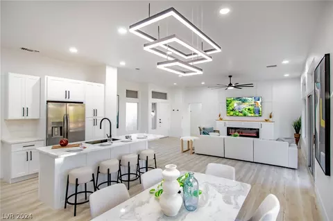 10021 Heyfield Dr, Las Vegas, NV 89134