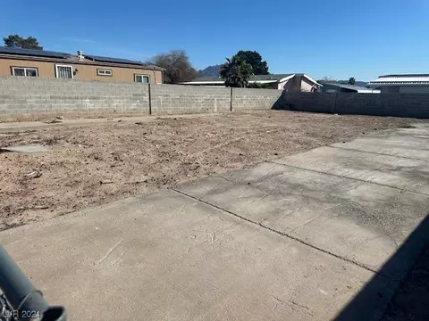 3434 Death Valley Dr, Las Vegas, NV 89122