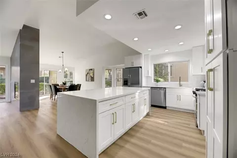 9013 Faircrest Dr, Las Vegas, NV 89134