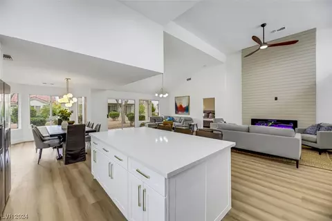 9301 January Dr, Las Vegas, NV 89134