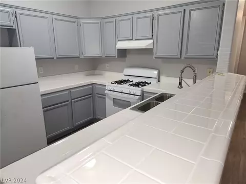 2110 Los Feliz St #1085, Las Vegas, NV 89156