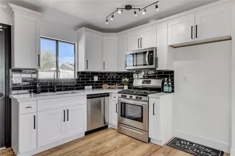 1304 E Brooks Ave, North Las Vegas, NV 89030