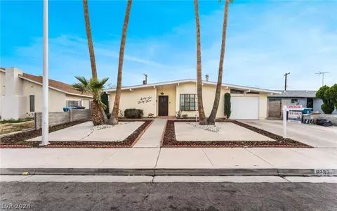 6233 Cromwell Ave, Las Vegas, NV 89107