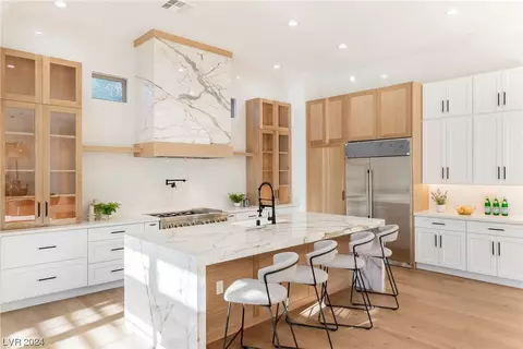 45 Brandermill Dr, Henderson, NV 89052